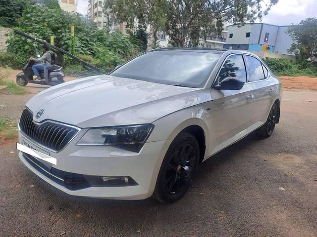 https://images10.gaadi.com/usedcar_image/4104319/original/processed_505023f107b1d5449d7606bcf4a025be.jpg?imwidth=6400