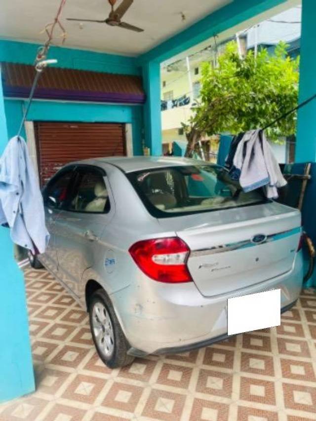 https://images10.gaadi.com/usedcar_image/4104324/original/processed_03aeb4a7-7375-4939-9629-dcd612cdd52e.jpg?imwidth=6400