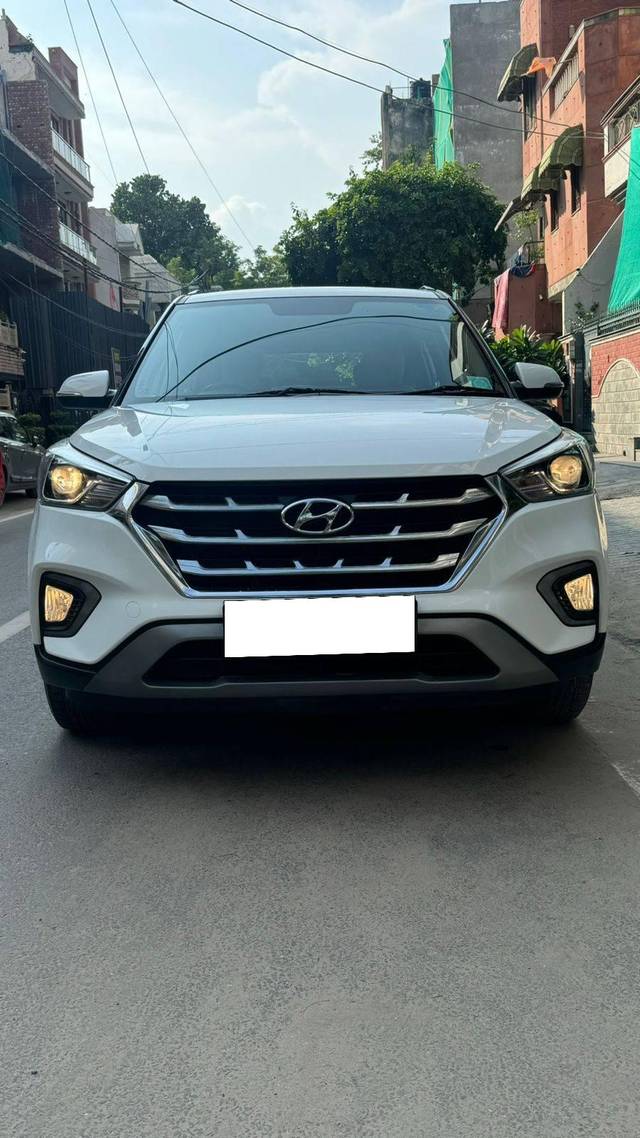 https://images10.gaadi.com/usedcar_image/4104413/original/processed_053b44e070de110d67fb43fc10770025.jpg?imwidth=6402