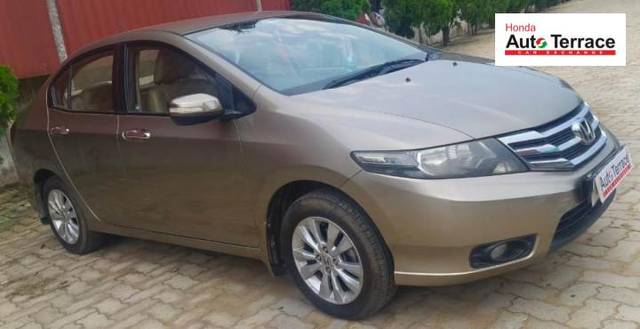 https://images10.gaadi.com/usedcar_image/4104621/original/7e80543445d3f5effa5a0162a3b3f9eb.jpg?imwidth=6400