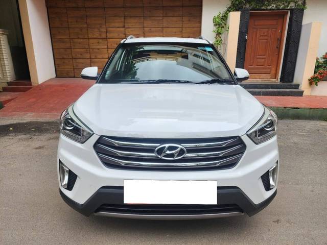 https://images10.gaadi.com/usedcar_image/4104773/original/processed_04e995b044a2051e6d7b17cd3eb07f0e.jpg?imwidth=6400