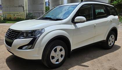 Mahindra XUV500 W7 AT