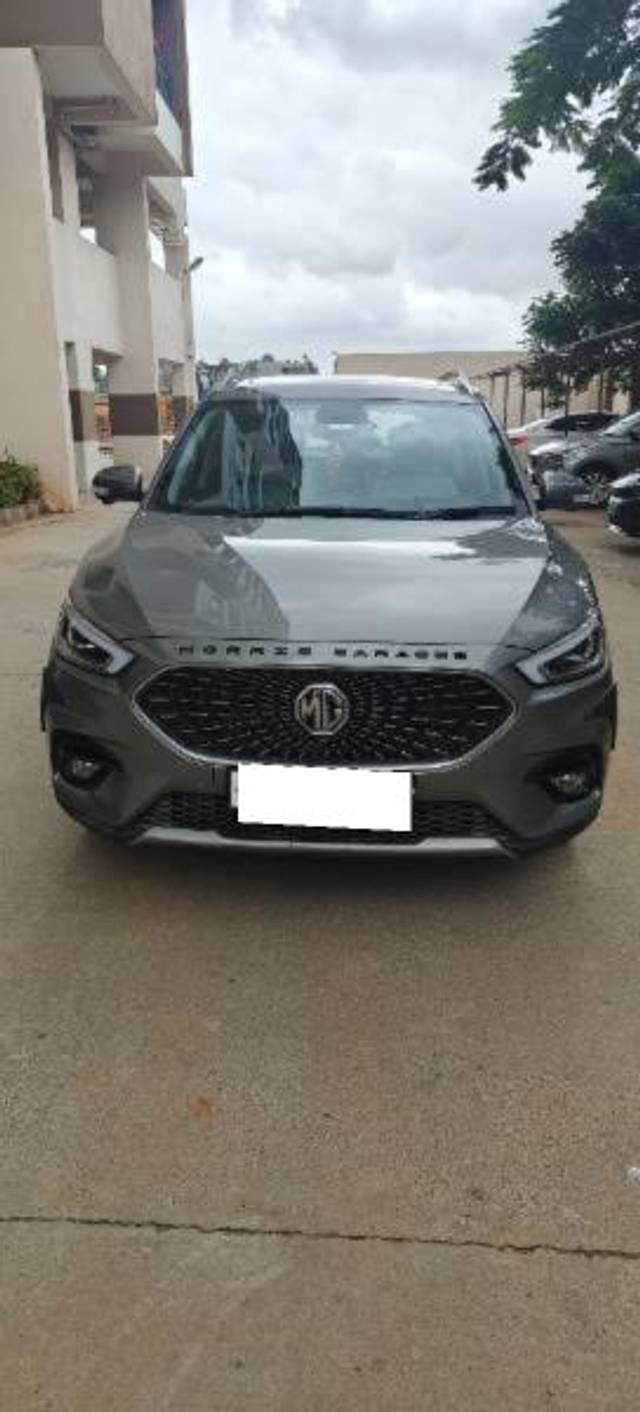 https://images10.gaadi.com/usedcar_image/4104876/original/processed_e99c2608-2c31-4734-9519-4a362db49aaa.jpg?imwidth=6400