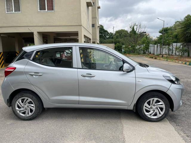 https://images10.gaadi.com/usedcar_image/4105025/original/processed_5feb5086a5e3f9e9f5e9653143bdcdec.jpg?imwidth=6401