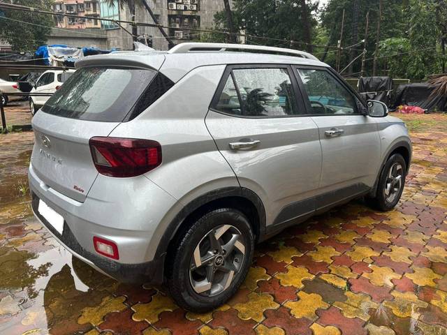 https://images10.gaadi.com/usedcar_image/4105093/original/processed_8491522fabcad9855b56882170dec64c.jpg?imwidth=6402