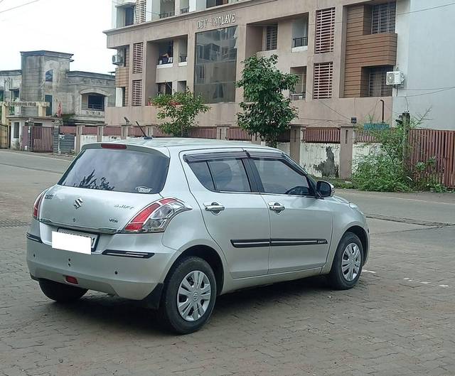 https://images10.gaadi.com/usedcar_image/4105274/original/processed_583d63ef4d86cf85784b5706e64592a3.jpg?imwidth=6401