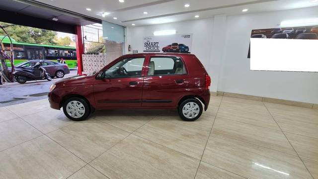 https://images10.gaadi.com/usedcar_image/4105290/original/processed_40022a593ccb858aa4d8f68a97389866.jpg?imwidth=6402