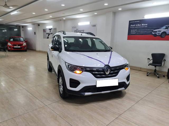 https://images10.gaadi.com/usedcar_image/4105298/original/processed_359cff2f13eee5c088a2f52917300616.jpg?imwidth=6400