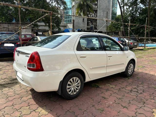 https://images10.gaadi.com/usedcar_image/4105343/original/processed_8971d0b162a70388e3706bcb38119deb.jpg?imwidth=6401