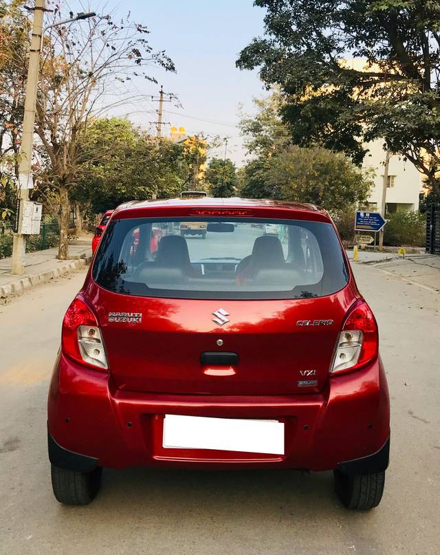 https://images10.gaadi.com/usedcar_image/4105383/original/processed_b987d49f63dd515bcef8b866870800a3.jpg?imwidth=6402