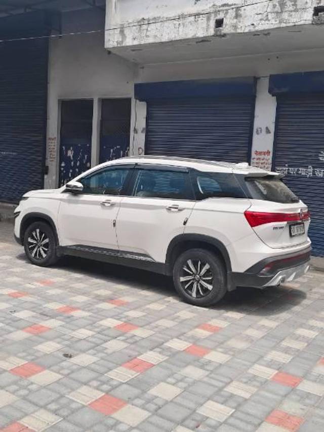 https://images10.gaadi.com/usedcar_image/4105412/original/processed_d787b750-18a1-4c70-a29d-bb45c923ce3a.jpg?imwidth=6401