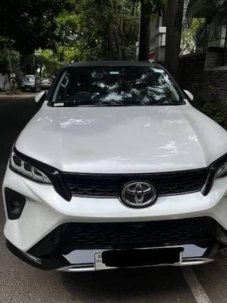 Toyota Fortuner Legender Toyota Fortuner Legender 4x4 AT