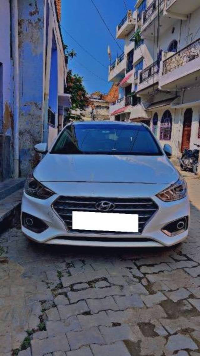 https://images10.gaadi.com/usedcar_image/4105722/original/processed_f9b61117-368b-4822-a7ed-2adbfb2fe85c.jpg?imwidth=6400