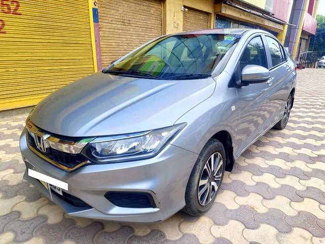 https://images10.gaadi.com/usedcar_image/4105769/original/processed_67a239a9352a4e59d97c392b4b8efaec.jpg?imwidth=6401