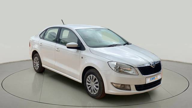 https://images10.gaadi.com/usedcar_image/4105905/original/e52bde2903af75c977b10e2af9916eeb.jpg?imwidth=6400