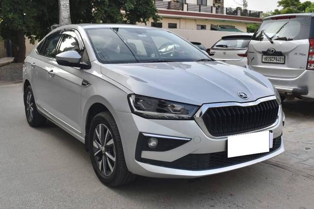 https://images10.gaadi.com/usedcar_image/4106094/original/processed_d8067035389ac03798c2e467c4070535.jpg?imwidth=6400