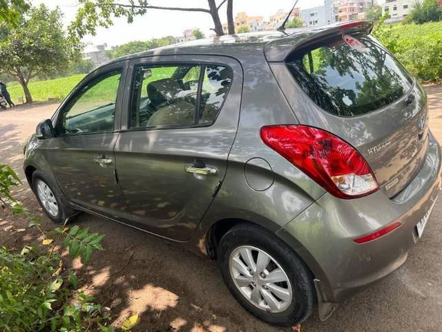 https://images10.gaadi.com/usedcar_image/4106215/original/processed_eabf2c2e-167b-4702-88c8-ee14e7529281.jpg?imwidth=6400