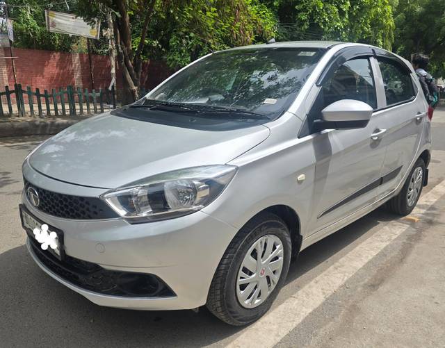 https://images10.gaadi.com/usedcar_image/4106323/original/processed_e3b192b1192fb5e4942612ecc8e6aa93.jpg?imwidth=6400