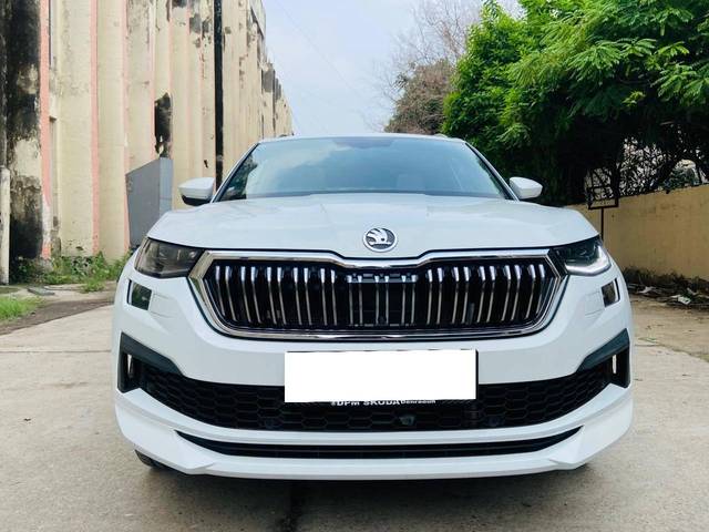 https://images10.gaadi.com/usedcar_image/4106356/original/processed_e1488525a601694f9af82131d343b2e6.jpg?imwidth=6400