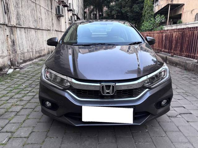 https://images10.gaadi.com/usedcar_image/4106509/original/processed_164e31ad6ab129c55fc2fe48bddd4915.jpg?imwidth=6400