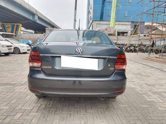 https://images10.gaadi.com/usedcar_image/4106673/original/processed_f18e4d358e6a29ba881e6aed91d5cd05.jpg?imwidth=6402