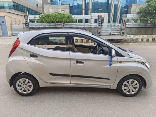 https://images10.gaadi.com/usedcar_image/4106765/original/processed_5f9984427708fae128f209ea1ab1fb80.jpg?imwidth=6401