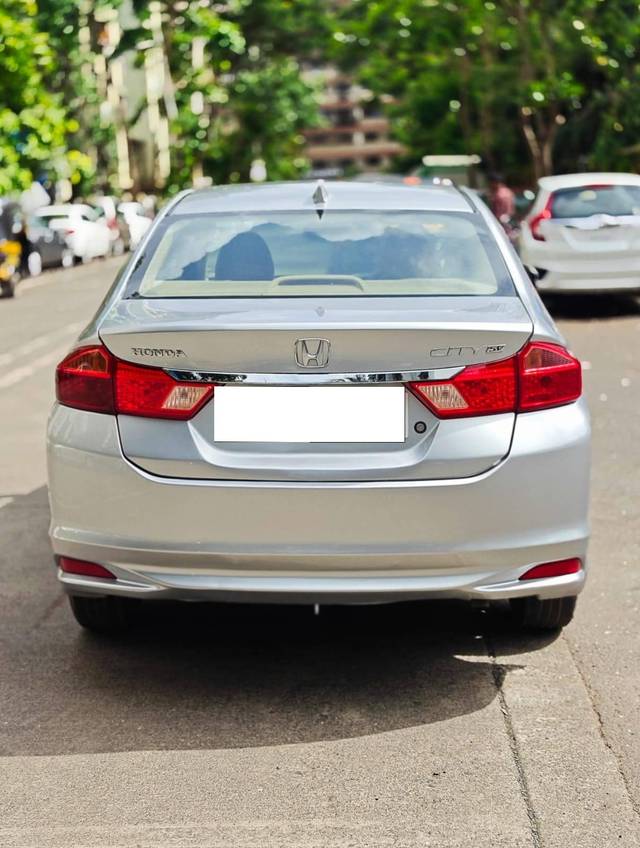 https://images10.gaadi.com/usedcar_image/4106814/original/processed_90ff08976a2c809e0dc009b677f4863c.jpg?imwidth=6402