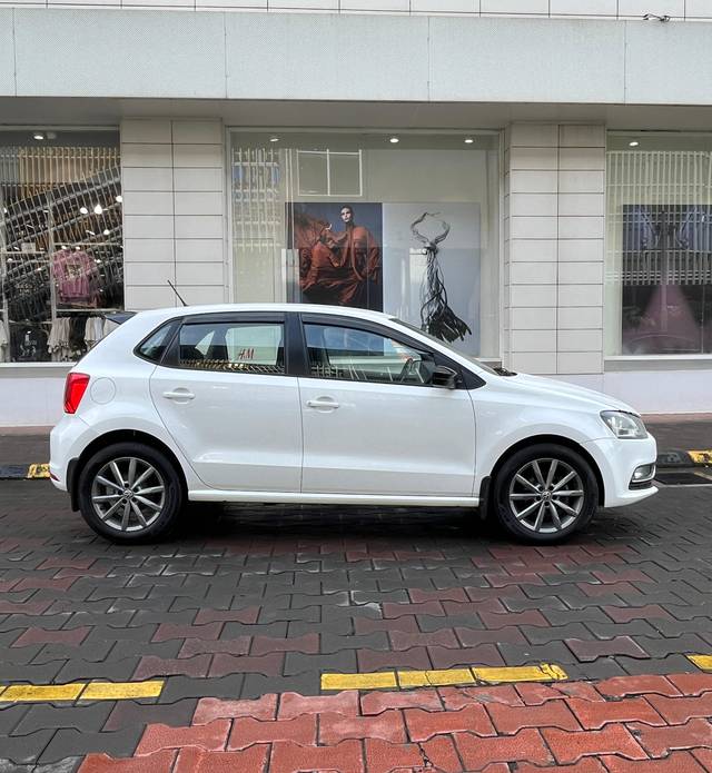 https://images10.gaadi.com/usedcar_image/4106832/original/fb9e908ef8a55d92bf42852bc72e5201.jpg?imwidth=6401