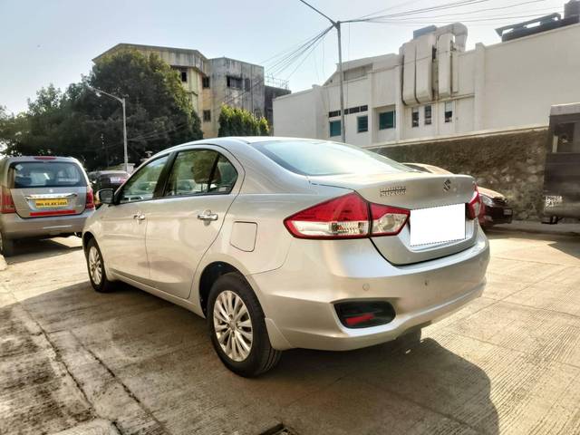 https://images10.gaadi.com/usedcar_image/4106972/original/processed_c4fbd2b1d63d6aaf2e4f48f774f08b5d.jpg?imwidth=6402