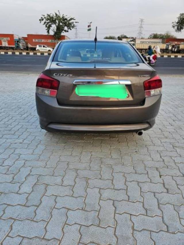 https://images10.gaadi.com/usedcar_image/4107013/original/processed_be026b66-ce20-42d1-8901-dde7922b804e.jpg?imwidth=6401