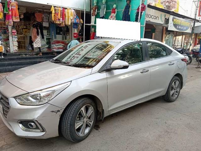 https://images10.gaadi.com/usedcar_image/4107194/original/processed_9da4c095-9ff8-49ff-a84a-27729338a7bd.jpg?imwidth=6400