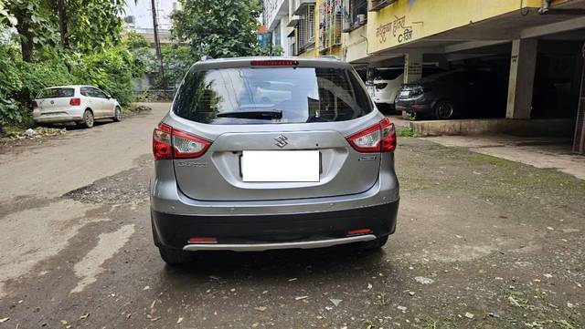 https://images10.gaadi.com/usedcar_image/4107358/original/processed_9c0f9a58-a750-408b-a9d5-e0785fa1bc77.jpg?imwidth=6402