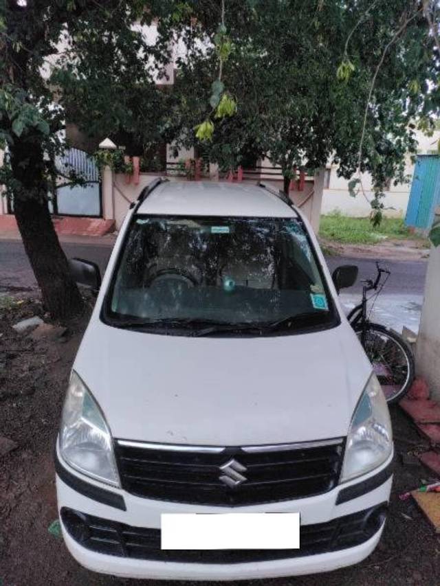 https://images10.gaadi.com/usedcar_image/4107483/original/processed_7014b499-e345-40ef-b939-1130377ca328.jpg?imwidth=6400