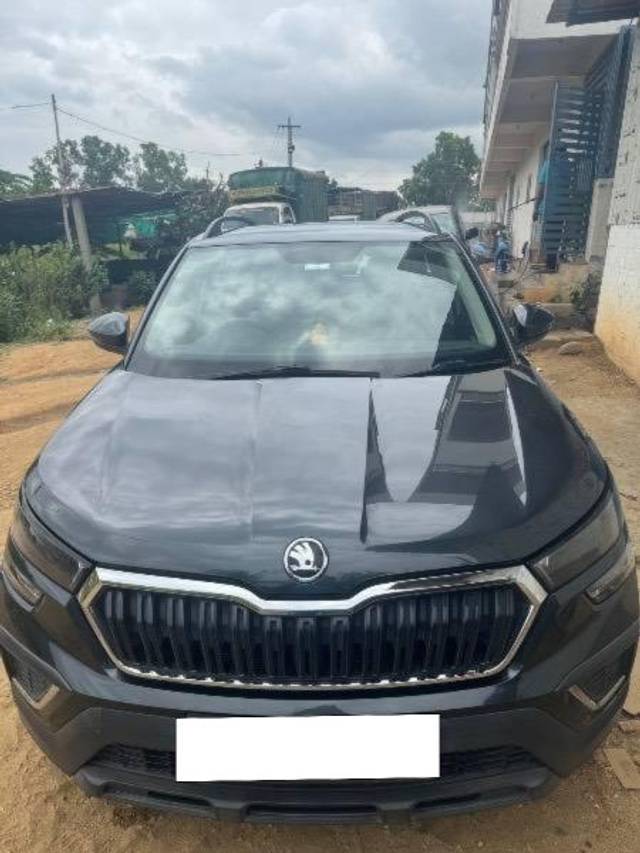 https://images10.gaadi.com/usedcar_image/4107484/original/processed_9cb3e2b4-75ed-4166-944c-02a0eed561f9.jpeg?imwidth=6400