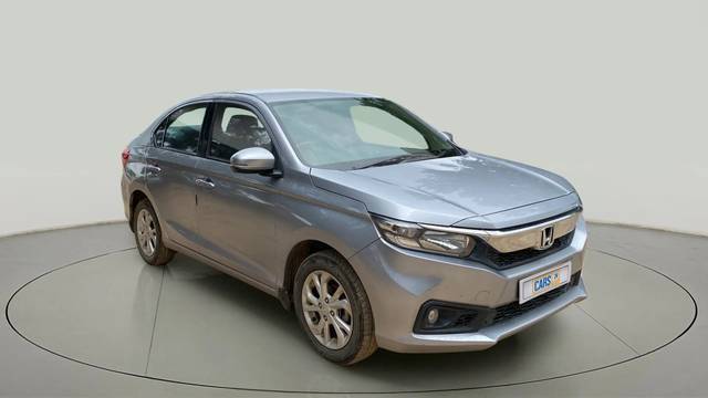 https://images10.gaadi.com/usedcar_image/4107567/original/3ff75360051e8c1c27933e6c7713b4c6.jpg?imwidth=6400