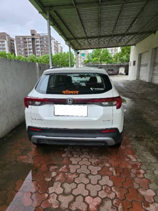 https://images10.gaadi.com/usedcar_image/4107640/original/processed_f6346c13-9c27-4878-a9a6-00d8f427c266.jpg?imwidth=6401