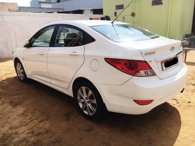 https://images10.gaadi.com/usedcar_image/4107675/original/processed_377198f6-33ff-4ecf-8b30-0bd57d11eb82.jpeg?imwidth=6401