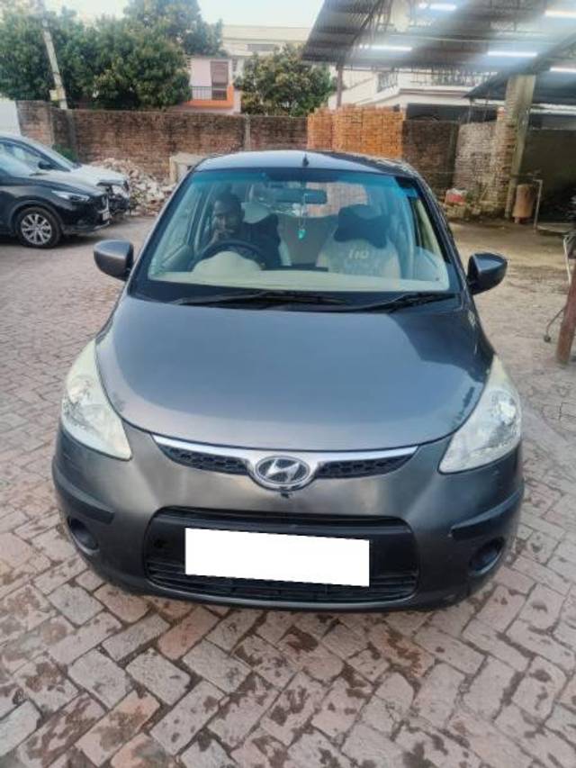 https://images10.gaadi.com/usedcar_image/4107731/original/processed_33153fdb-79f8-4a20-85df-a5c1ab3203ad.jpeg?imwidth=6400