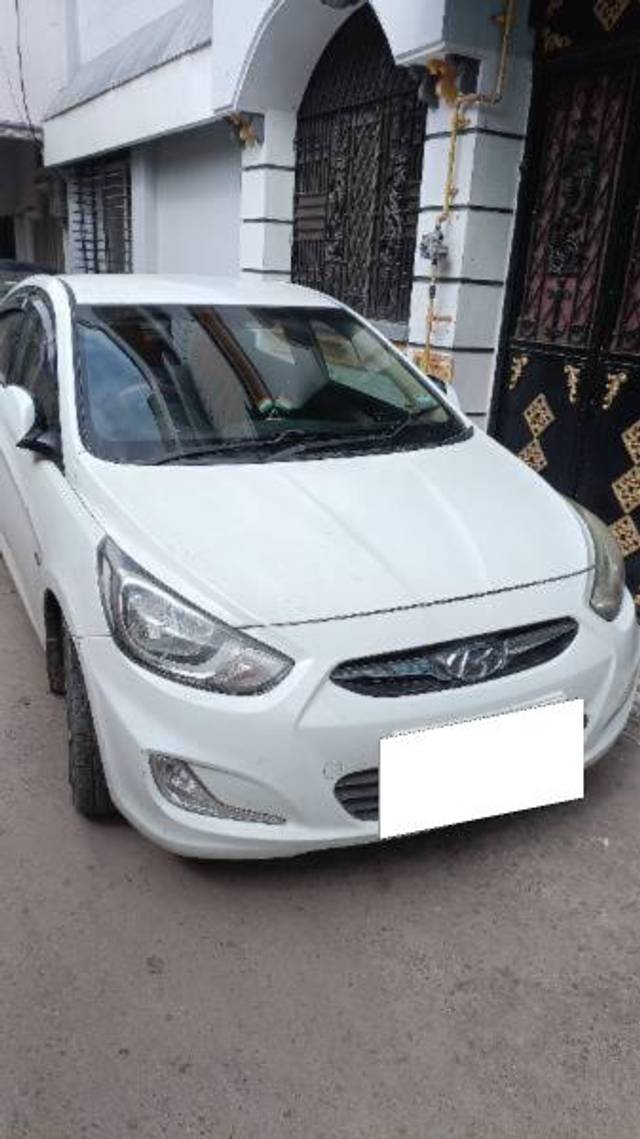 https://images10.gaadi.com/usedcar_image/4107885/original/processed_7ae0239c-489d-4265-8ae6-8d3c175a52aa.jpeg?imwidth=6400