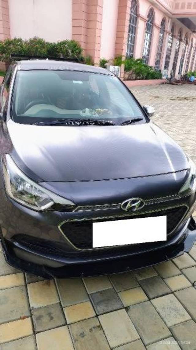 https://images10.gaadi.com/usedcar_image/4107952/original/processed_506d3622-f3dc-4b48-8fb2-aee3c8c65279.jpg?imwidth=6400