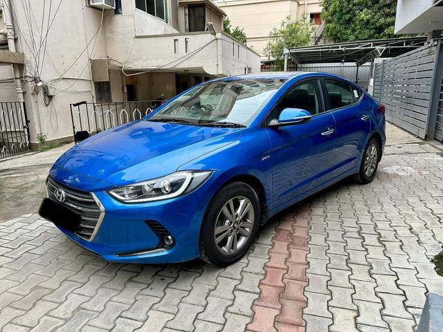 https://images10.gaadi.com/usedcar_image/4108041/original/processed_cd34e9b04ac332e53d1f25fe4cb99ef5.jpg?imwidth=6402