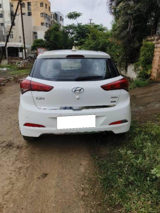 https://images10.gaadi.com/usedcar_image/4108055/original/processed_3e6488d4-fd3d-4b87-b101-50258a76d85c.jpg?imwidth=6402