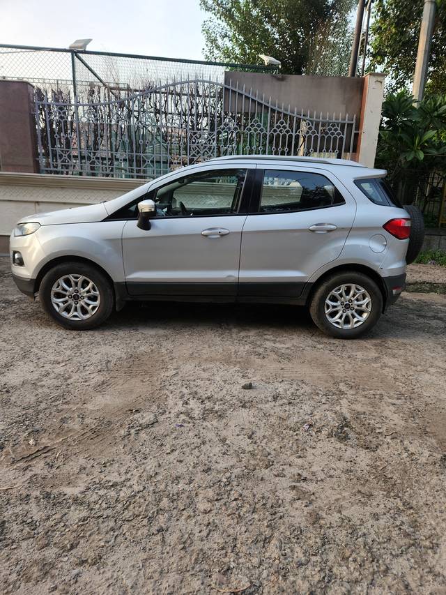 https://images10.gaadi.com/usedcar_image/4108085/original/8351b0babdb1d320679117c2ca95b95e.jpg?imwidth=6402