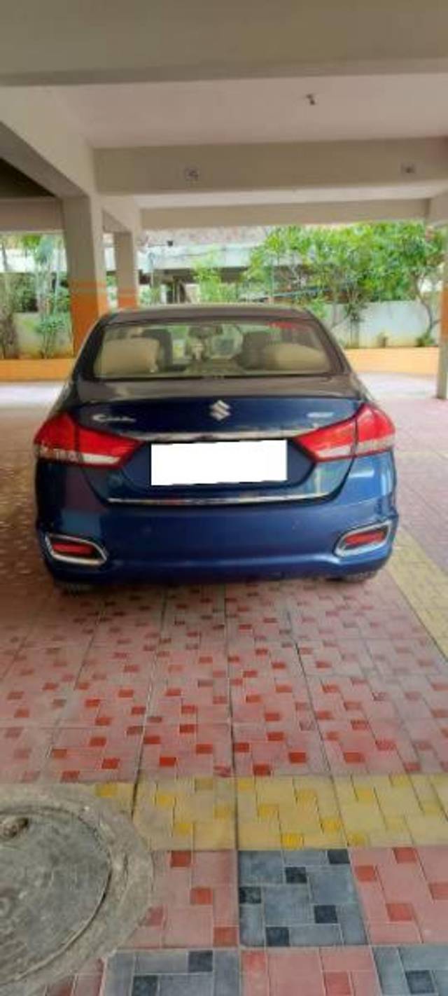 https://images10.gaadi.com/usedcar_image/4108123/original/processed_1f3f8fec-6e58-47b3-9829-14acefe4cf51.jpg?imwidth=6401