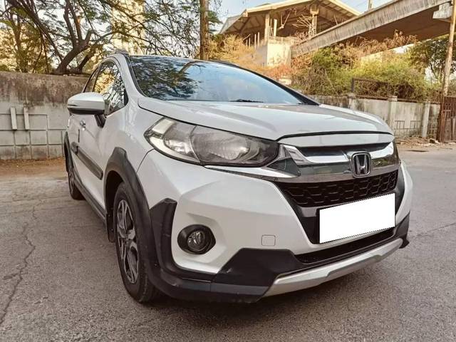 https://images10.gaadi.com/usedcar_image/4108193/original/processed_9dd329175bd6f325ef0b5221c9479906.jpg?imwidth=6400