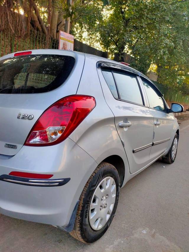 https://images10.gaadi.com/usedcar_image/4108215/original/processed_c0e88c8813d22a7921d8e21d188db9a1.jpg?imwidth=6402