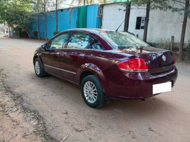 https://images10.gaadi.com/usedcar_image/4108294/original/processed_f7d2292129cdf8012be520d7e0134970.jpg?imwidth=6401