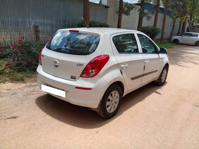 https://images10.gaadi.com/usedcar_image/4108315/original/processed_25fa0bc31f64b7315b589f021342e241.jpg?imwidth=6400