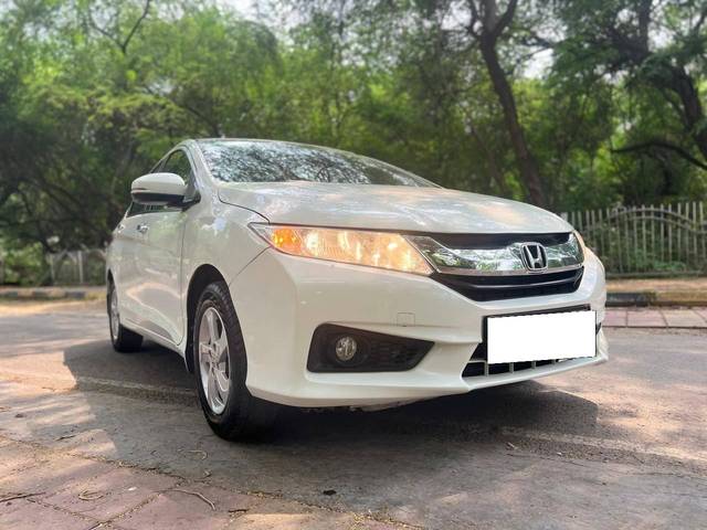 https://images10.gaadi.com/usedcar_image/4108423/original/processed_0e3c9ee4d26e7c011b5fce90d4220008.jpg?imwidth=6400