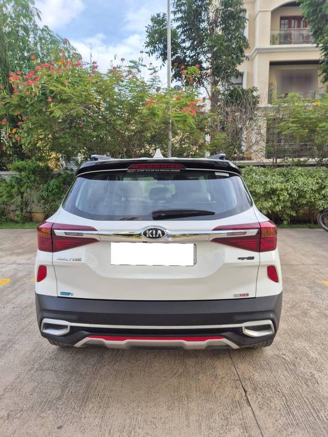 https://images10.gaadi.com/usedcar_image/4108427/original/processed_2118946cc418b0278513a78ea44cad30.jpg?imwidth=6402